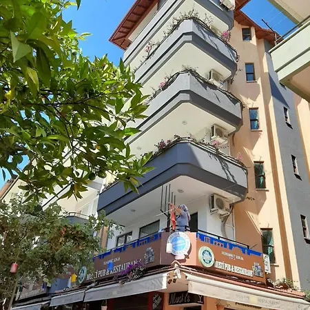 Aparthotel Musti 3*
