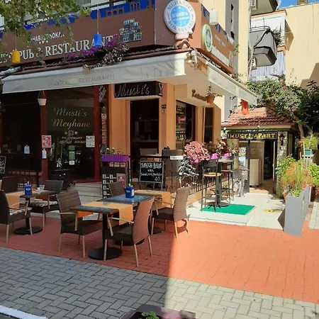 Aparthotel Musti 3*